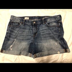 GAP Sexy Boyfriend Shorts 33R